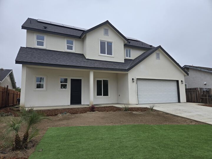 Property Photo:  2032 E Pershing Avenue  CA 93292 