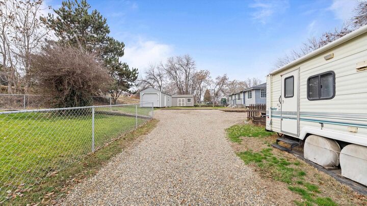 Property Photo:  517 S 1st St #12  WA 98944 