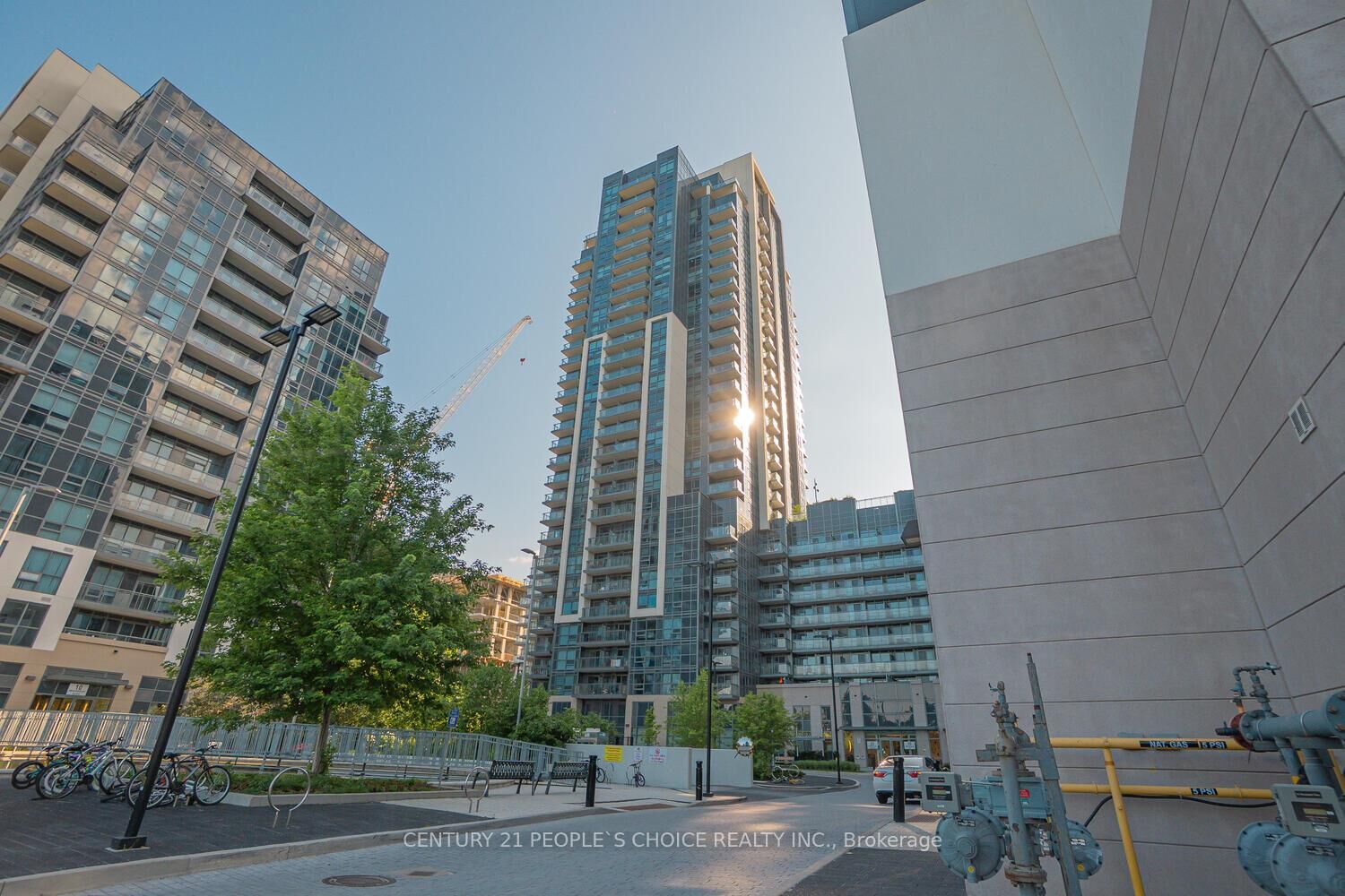 Photo de la propriété:  20 Meadowglen Place 2901  ON M1G 0A9 