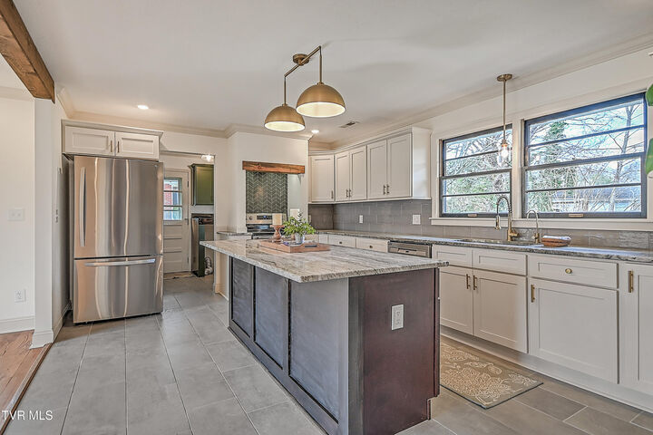 Property Photo: 1708 Jackson Terrace TN 37604