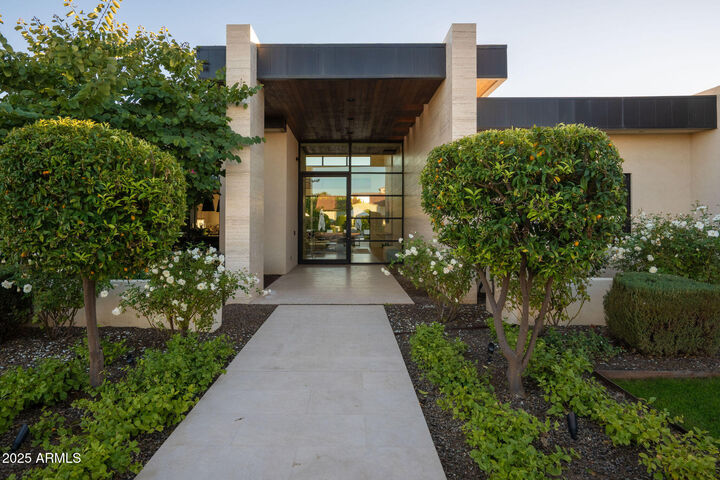 Property Photo:  5333 E Via Los Caballos --  AZ 85253 