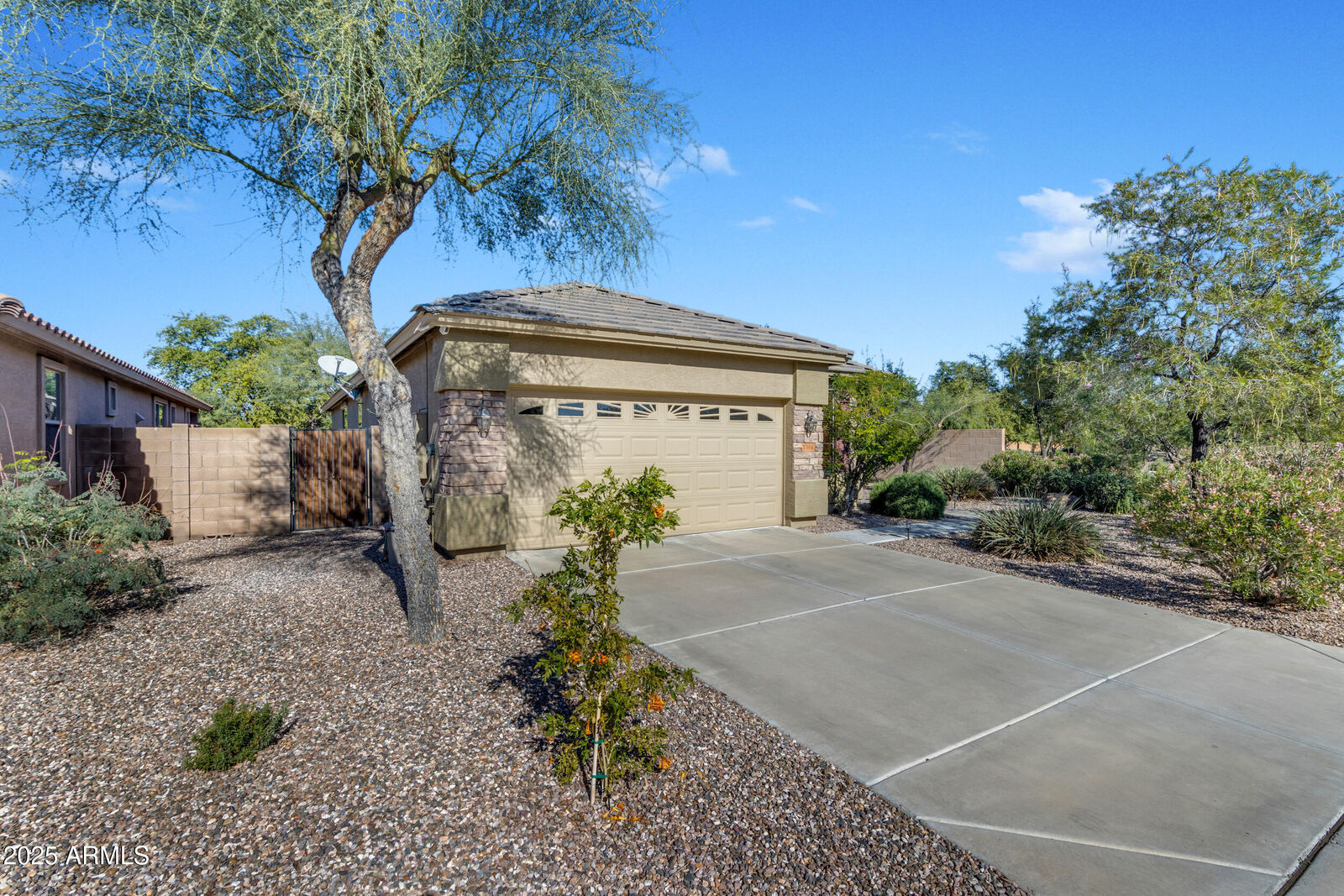 Property Photo: 7304 W Beverly Road AZ 85339