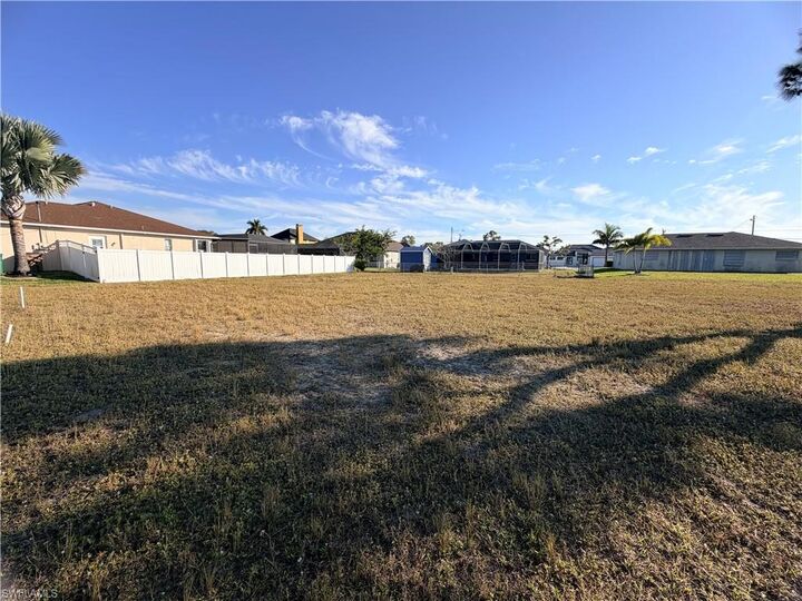 Property Photo: 1422 SW 39th Ter FL 33914