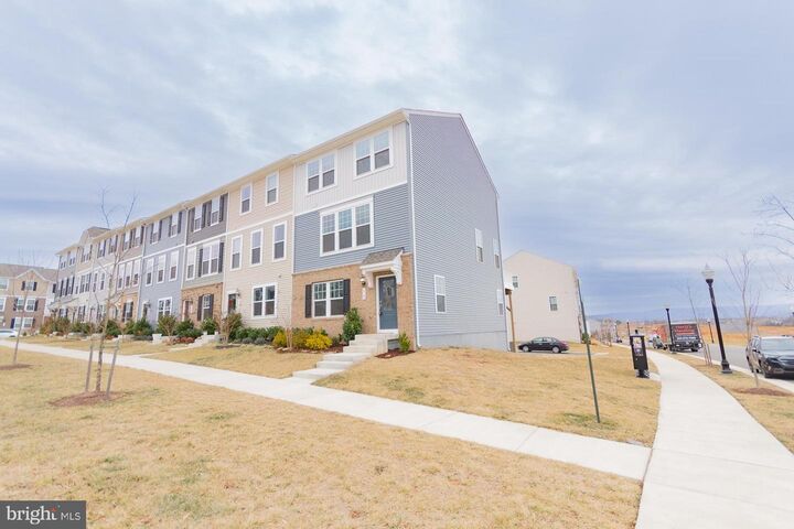 Property Photo: 10 Capitol Mews WV 25438