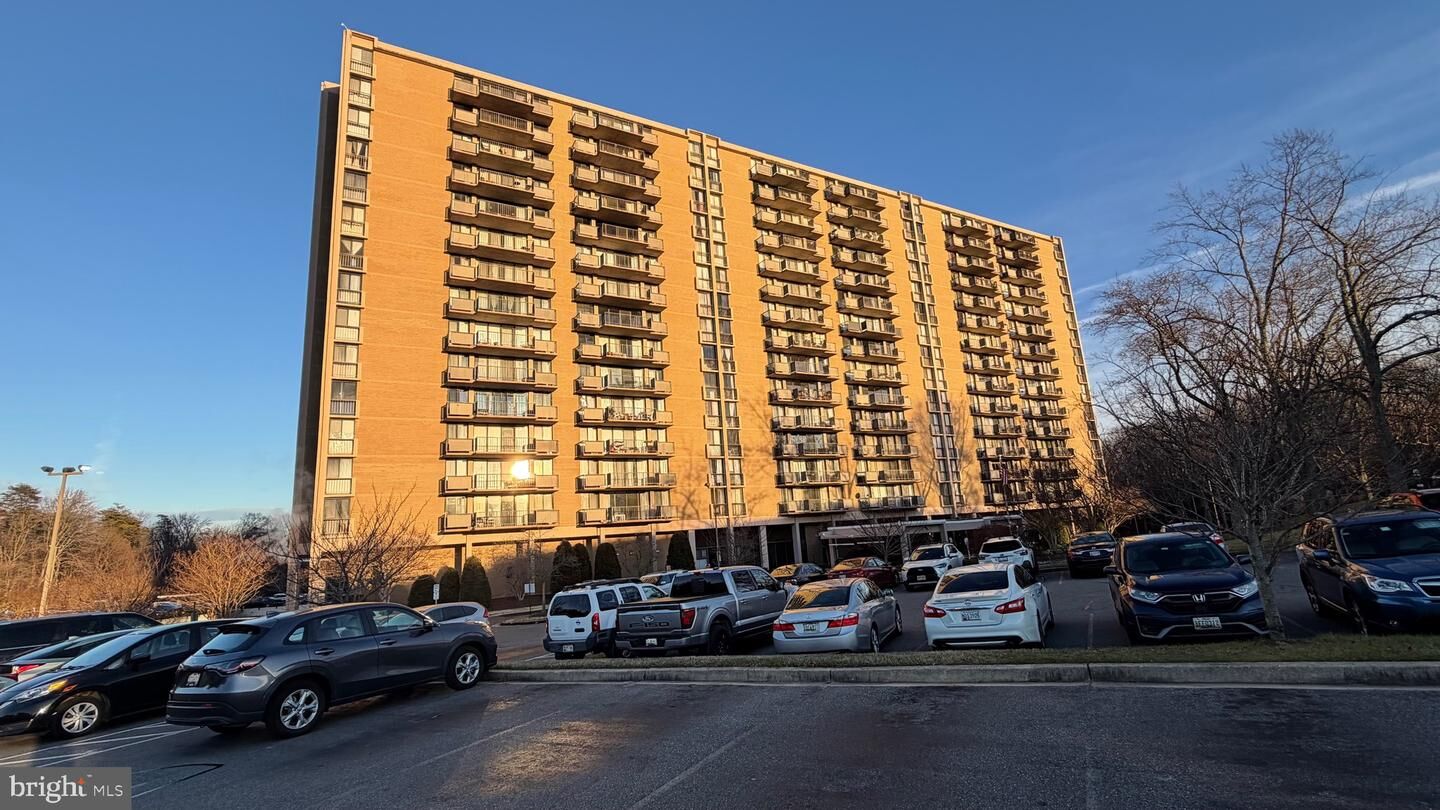 Property Photo: 6100 Westchester Park Drive 609 MD 20740