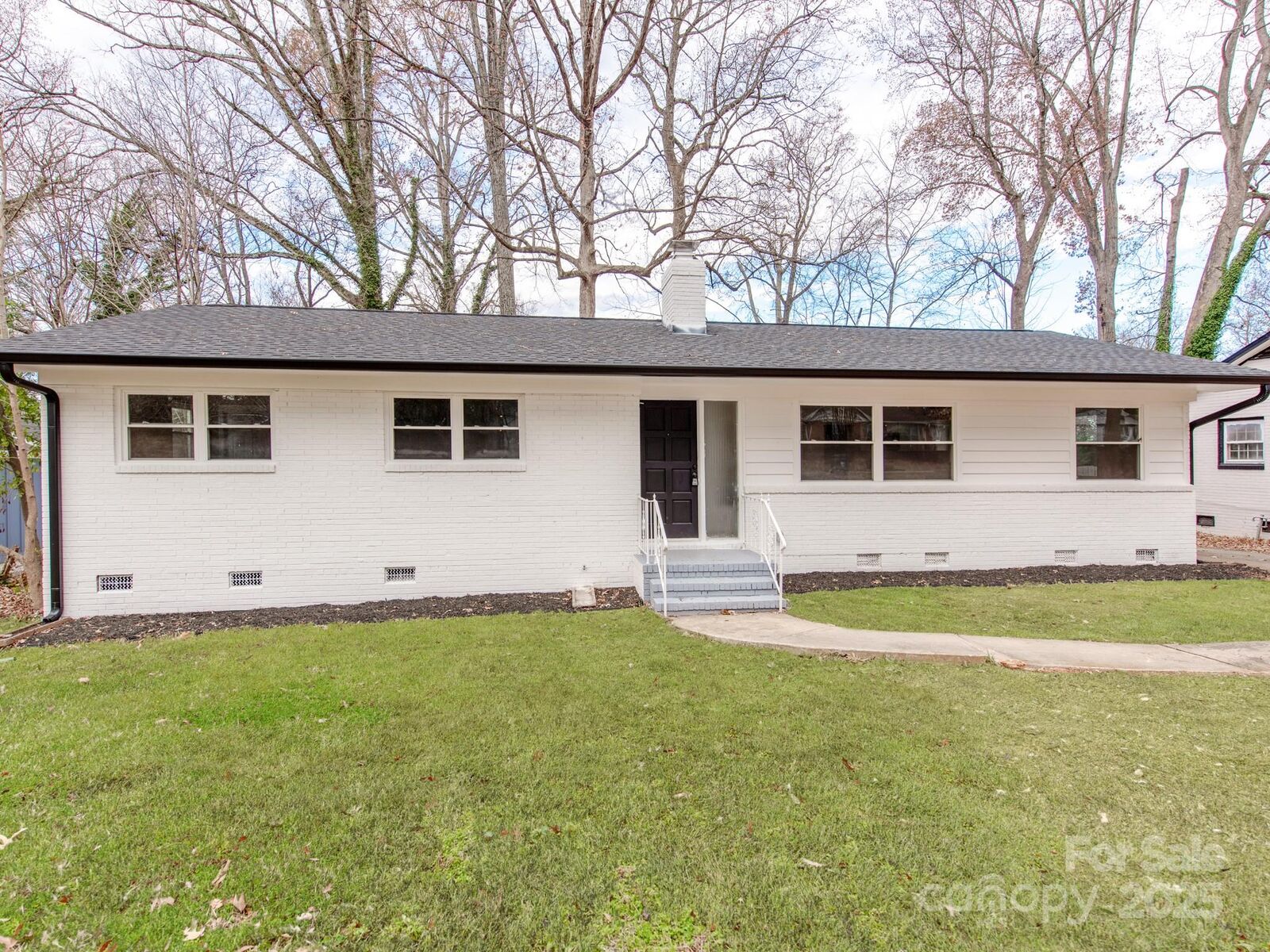 Property Photo: 2025 Birchcrest Drive NC 28205