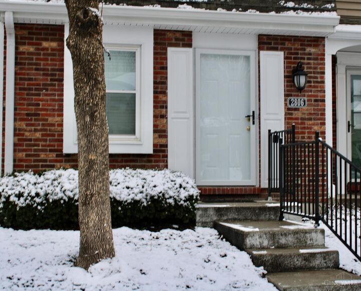 Property Photo: 2806 Millbank Row OH 45039