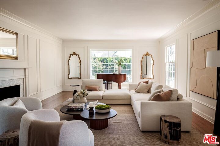 Property Photo:  10810 Ambazac Way  CA 90077 