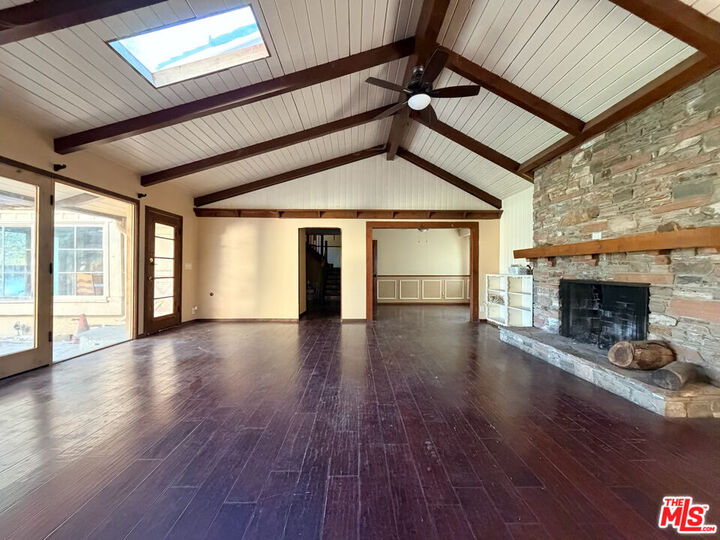 Property Photo:  5952 Lubao Ave  CA 91367 