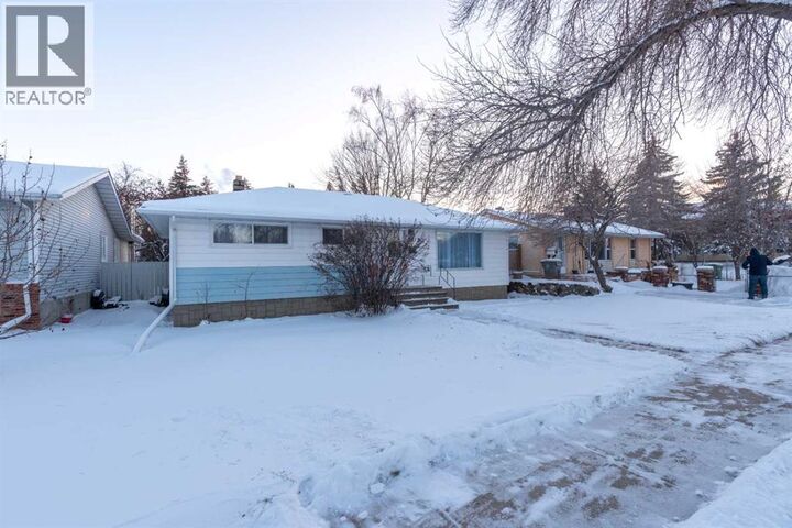 Property Photo: 5413 47 Street AB T9V 0G7