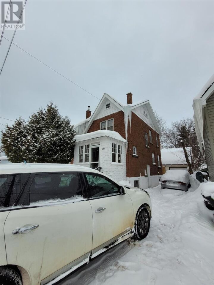 Property Photo: 333 Wellington St E ON P6A 2L8