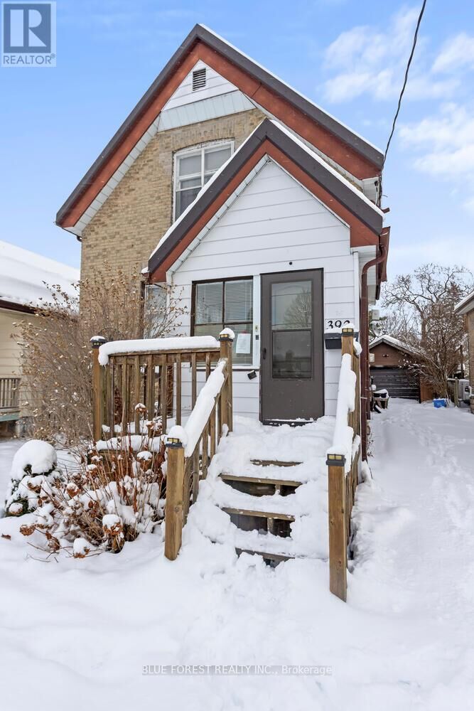 Property Photo:  392 Spruce Street  ON N5W 4N7 