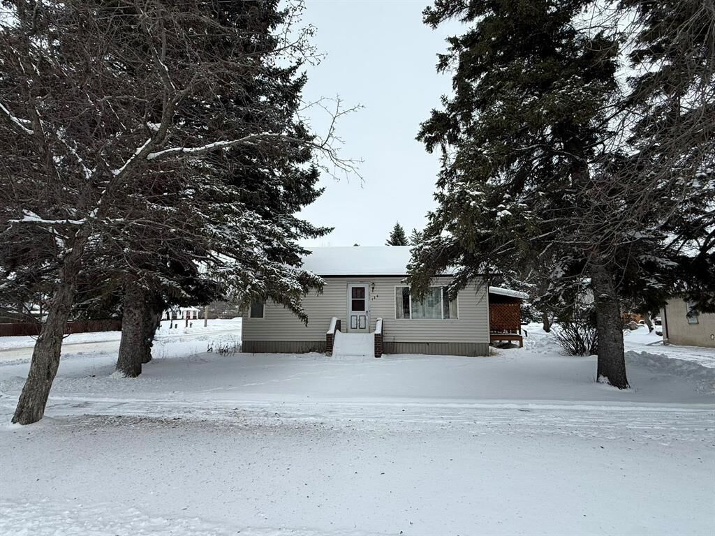 Property Photo:  126 Broadway Avenue  MB R0K 1G0 