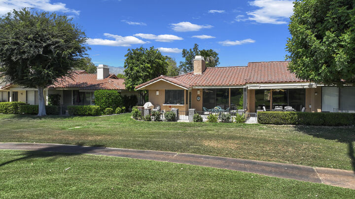 Property Photo: 118 Las Lomas CA 92260