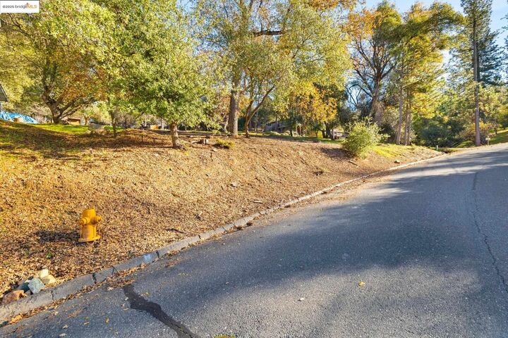 Property Photo:  8/143 Hillhurst Cr  CA 95321 