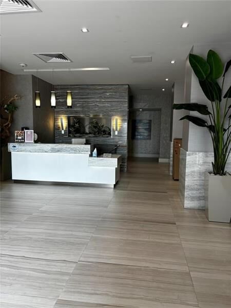 Property Photo: 2301 S Ocean Dr 606 FL 33019