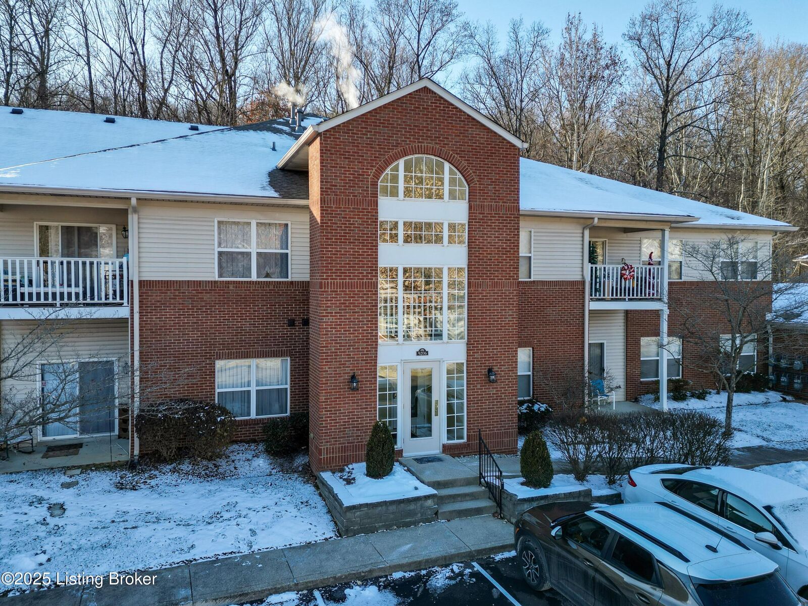 Property Photo:  9206 Hawthorne Pointe Dr Unit 202  KY 40272 