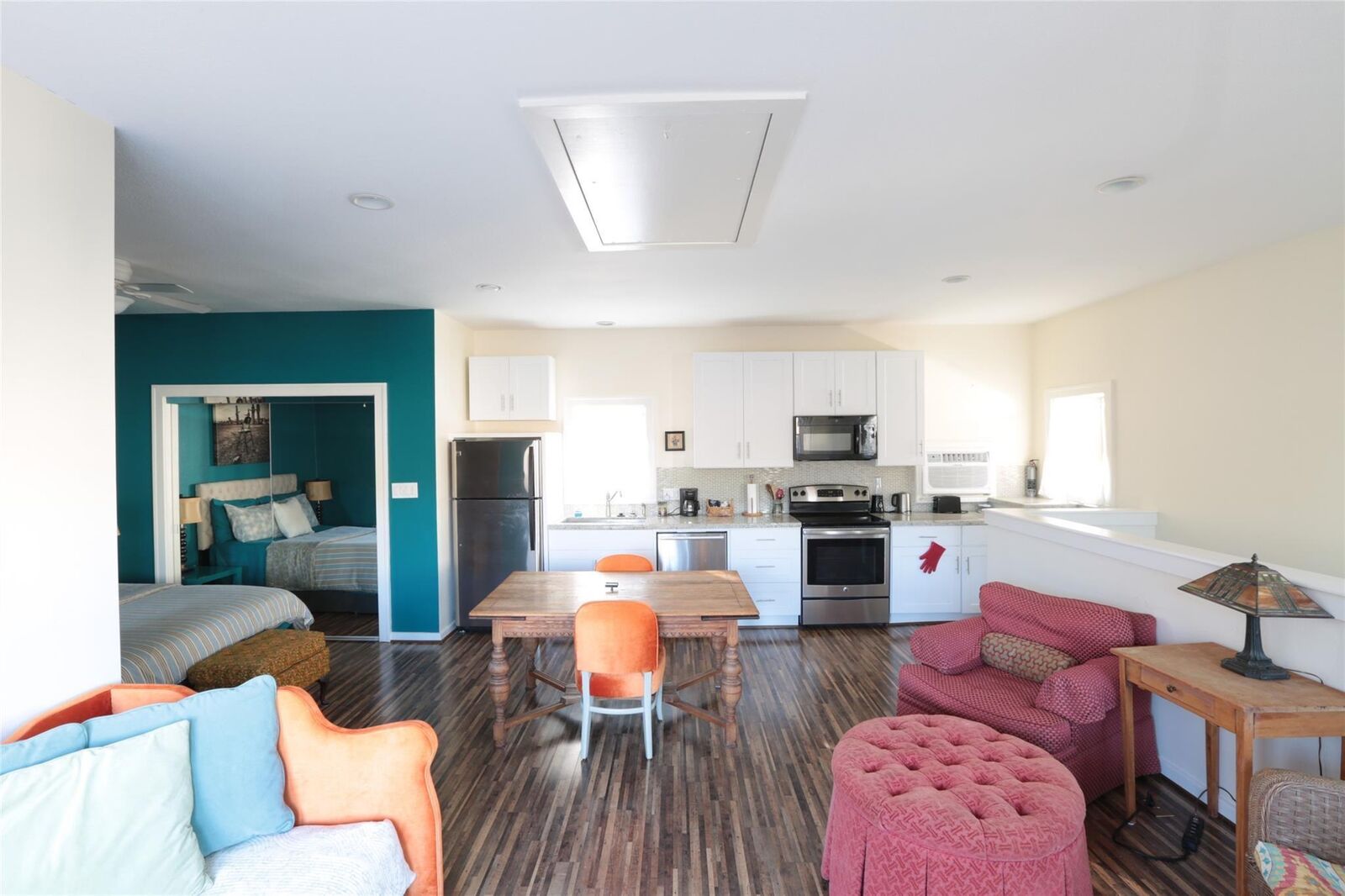 Property Photo: 1625 Harvard Street B TX 77008