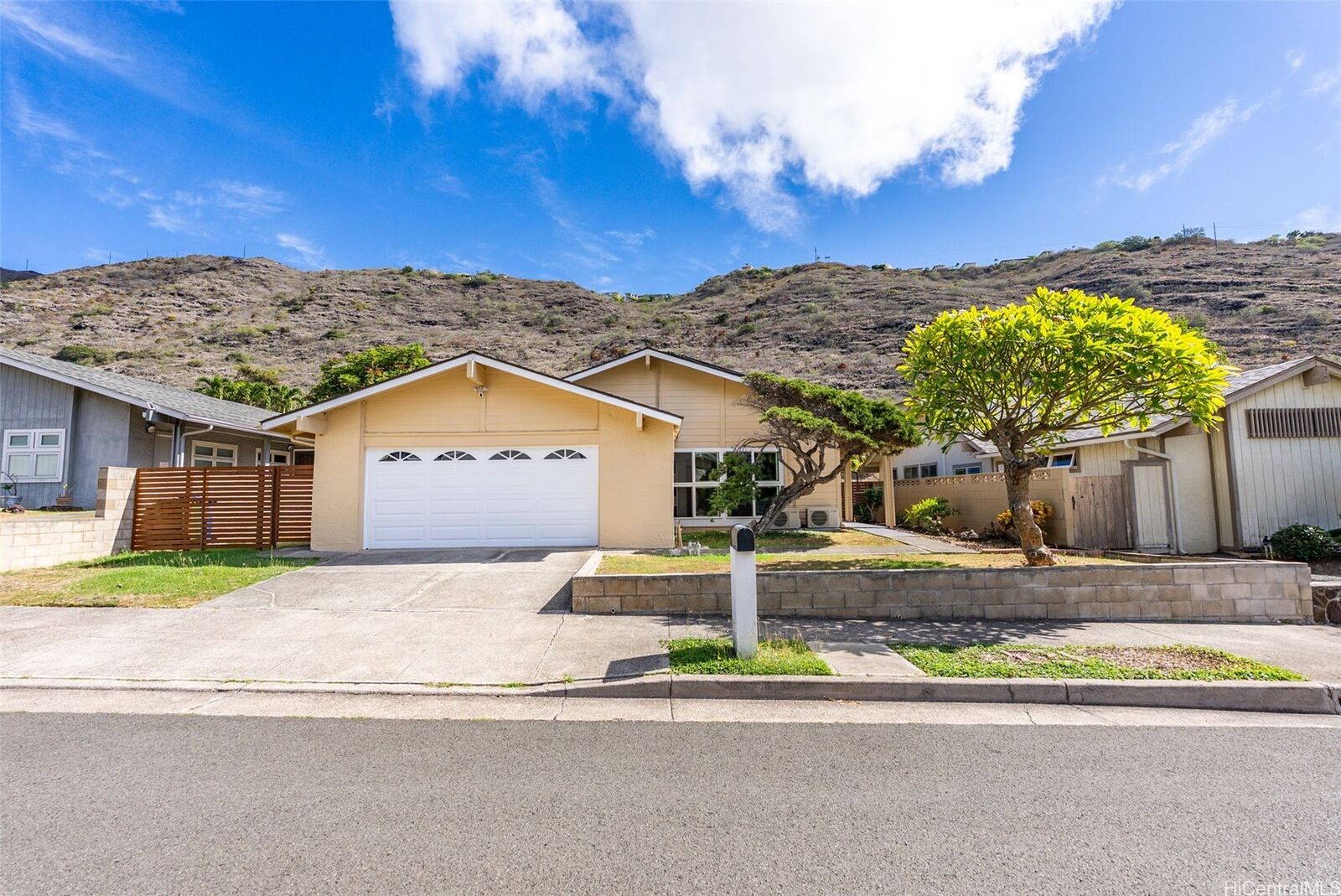 Property Photo:  1069 Lunalilo Home Road  HI 96825 