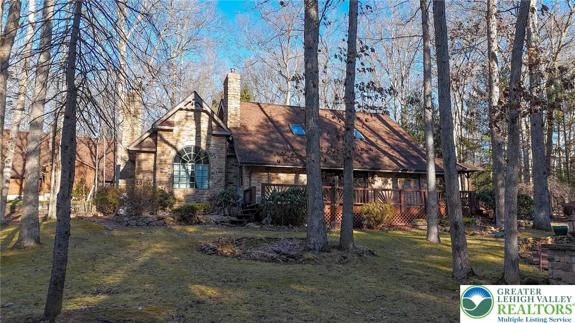 Property Photo:  29 Great Oaks Drive  PA 18240 