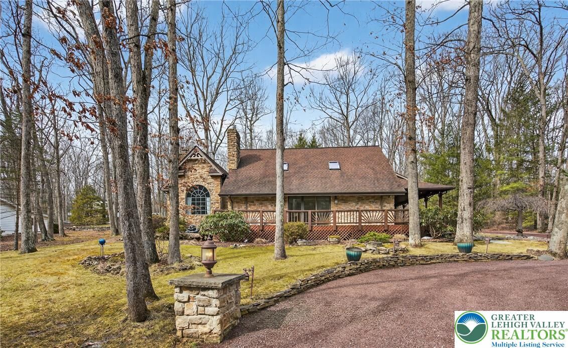 Property Photo:  29 Great Oaks Drive  PA 18240 