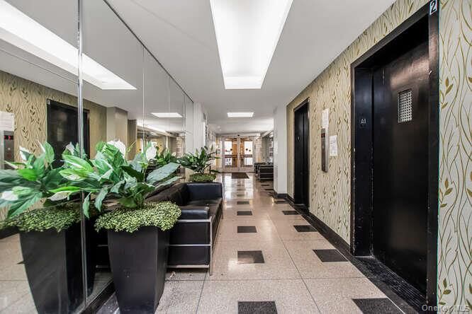 Property Photo:  6 Fordham Hill Oval 15F  NY 10468 