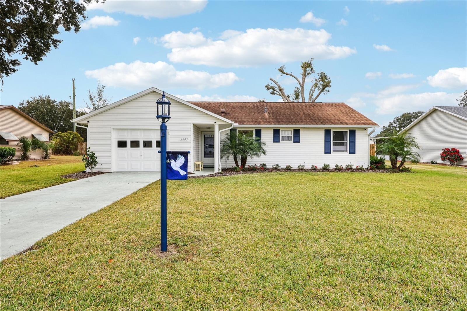Property Photo:  1605 Selkirk Drive  FL 34788 