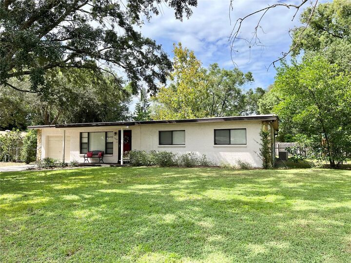 Property Photo: 110 Glen Ridge Avenue FL 33617