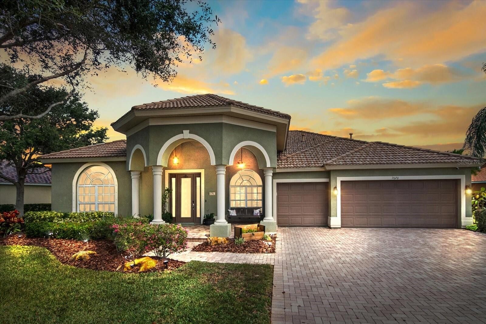 Property Photo:  7020 74th Street Circle E  FL 34203 