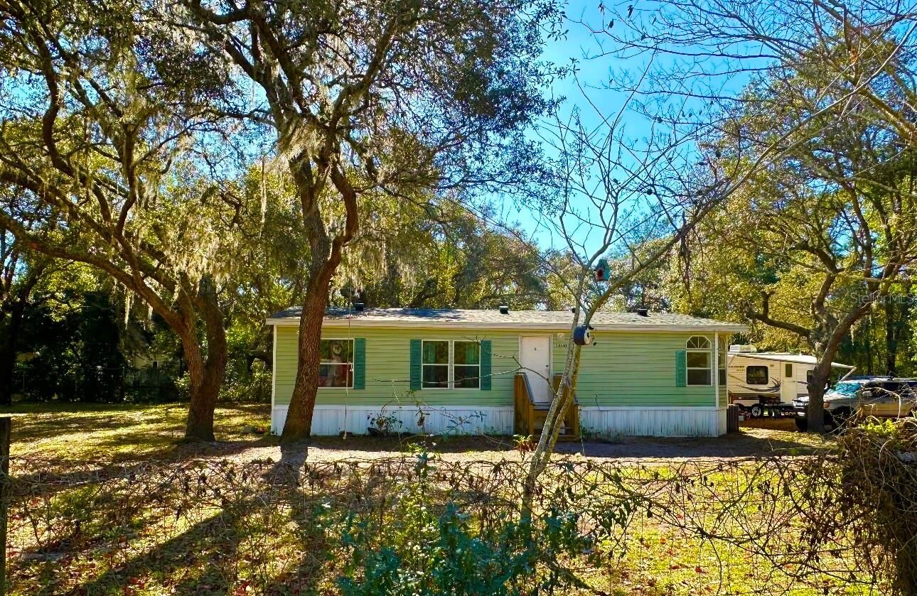 Property Photo: 14640 NE 149th Lane FL 32134