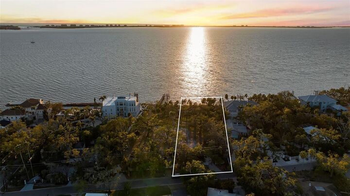 Property Photo:  2046 Alameda Avenue  FL 34234 