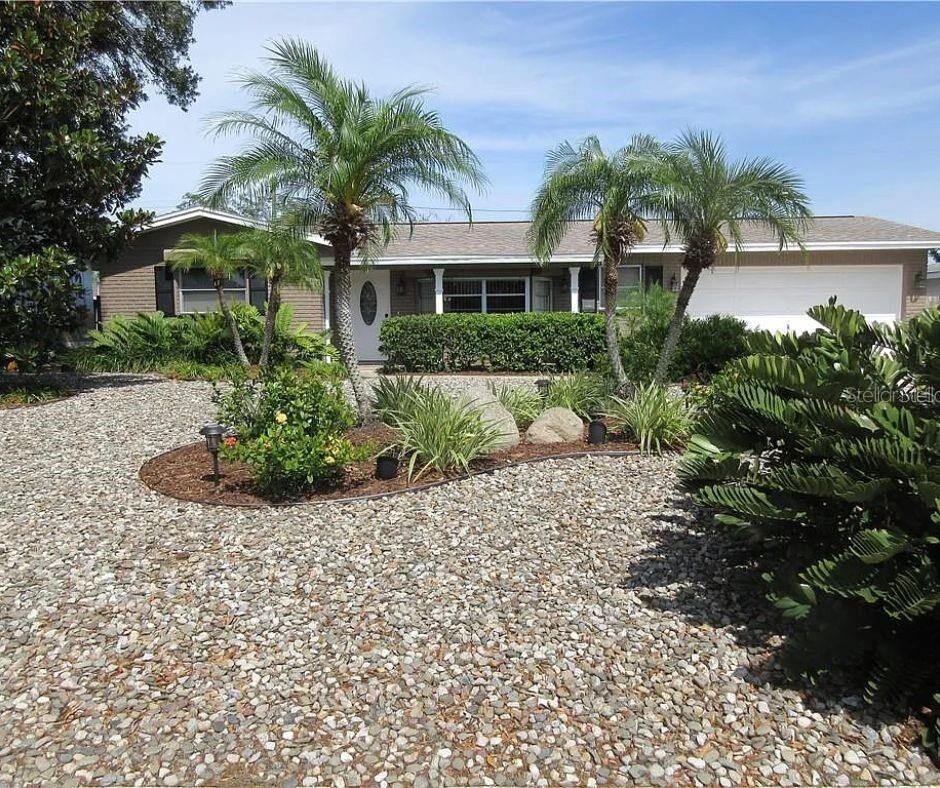 Property Photo:  1279 Grenada Avenue  FL 33764 