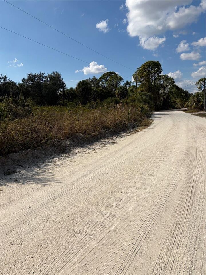 Property Photo:  1261 Dewey Drive  FL 33983 