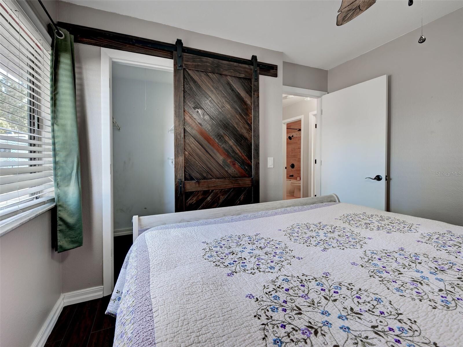 Property Photo: 5815 Spearman Circle FL 34287