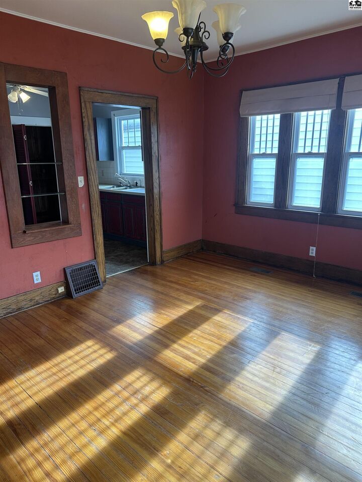 Property Photo:  514 N Ash St  KS 67460 