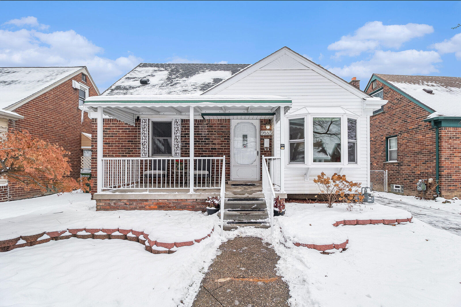 Property Photo: 9885 Hubert Avenue MI 48101