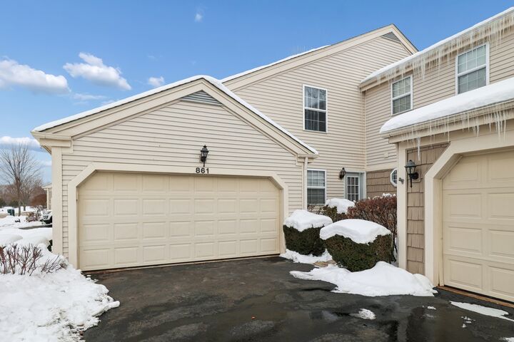 Property Photo:  861 Village Circle 861  IL 60152 