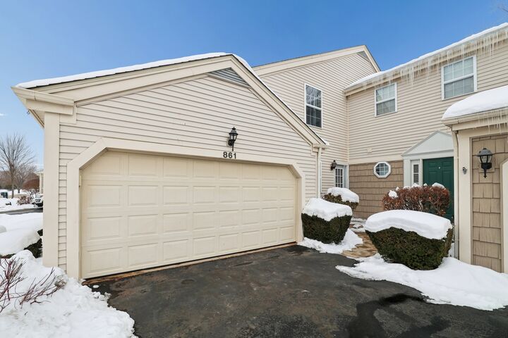 Property Photo:  861 Village Circle 861  IL 60152 