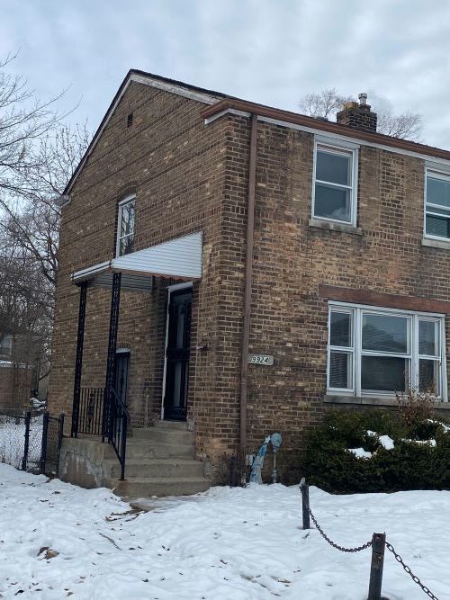 Property Photo:  9924 S Hoxie Avenue  IL 60617 