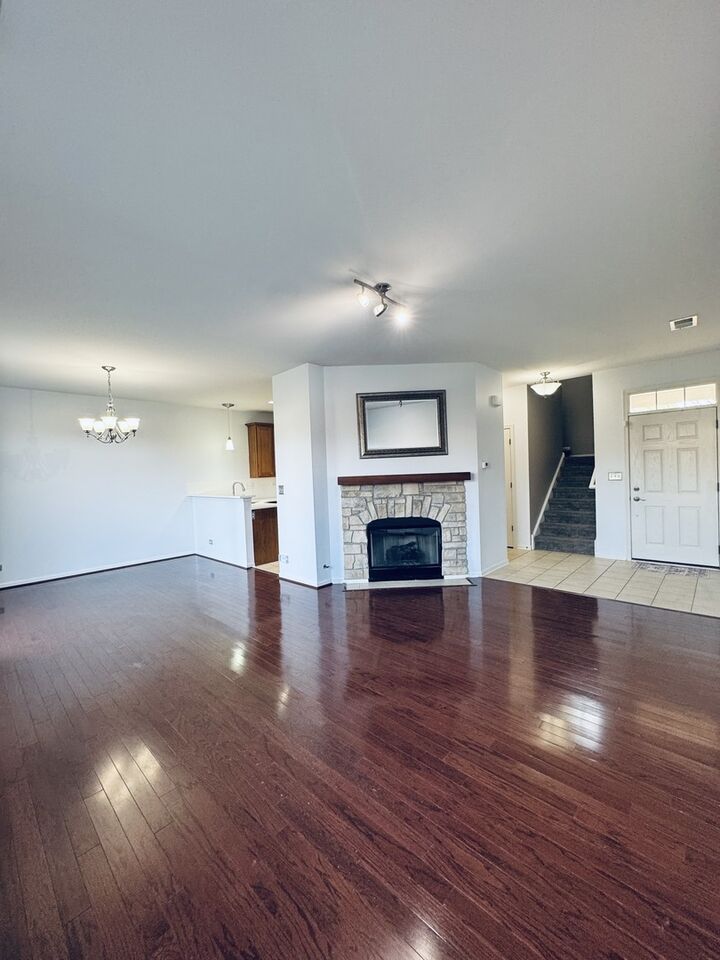 Property Photo:  524 Majestic Lane  IL 60543 