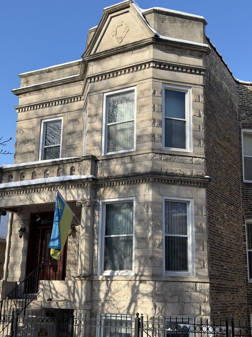 Property Photo:  2624 W Walton Street 1  IL 60622 