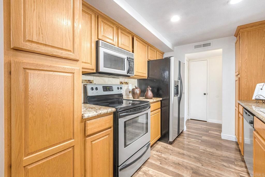 Property Photo:  1010 E Washington Avenue 73  CA 92025 