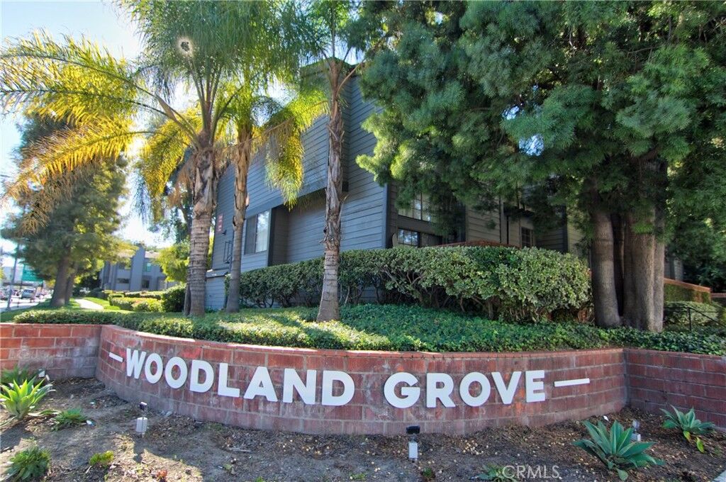 Property Photo:  5707 Topanga Canyon Boulevard 5  CA 91367 