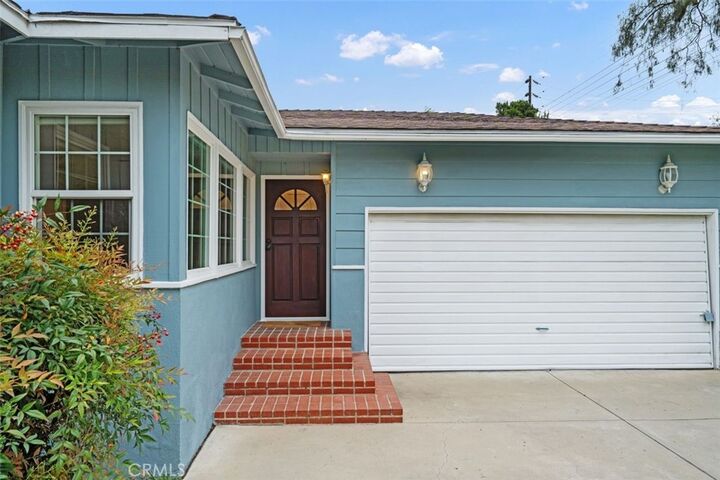 Property Photo:  5529 Fallbrook  CA 91367 