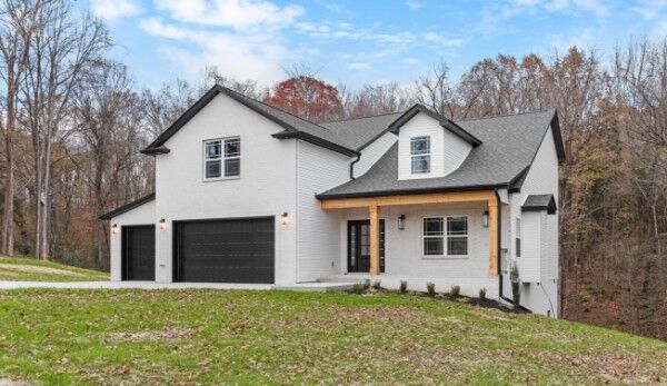 Property Photo: 3491 Meadows Rd TN 37051