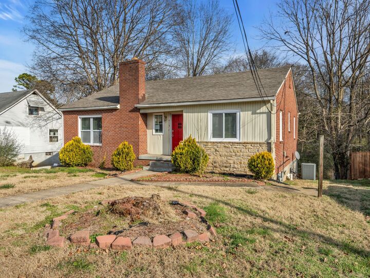 Property Photo:  915 Richardson St  TN 37040 
