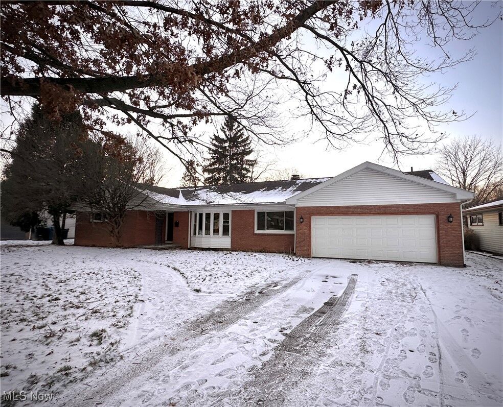 Property Photo:  2930 Biscayne Avenue  OH 44505 