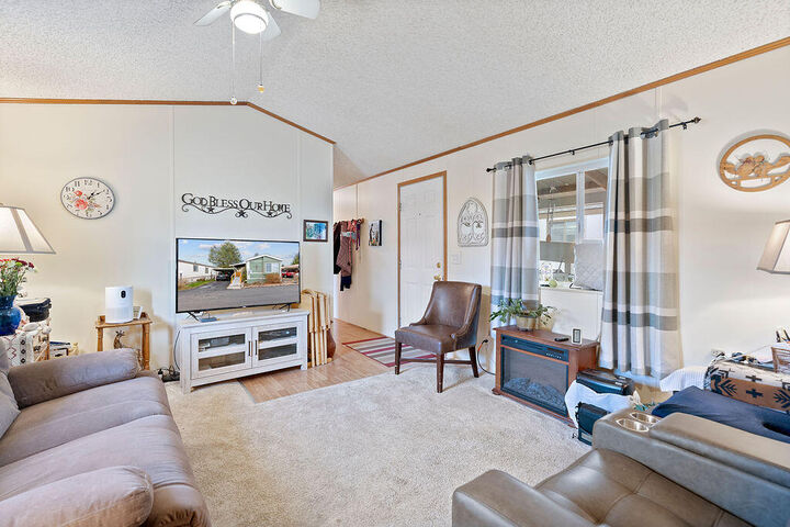 Property Photo: 185 NW Harwood Avenue 77 OR 97754