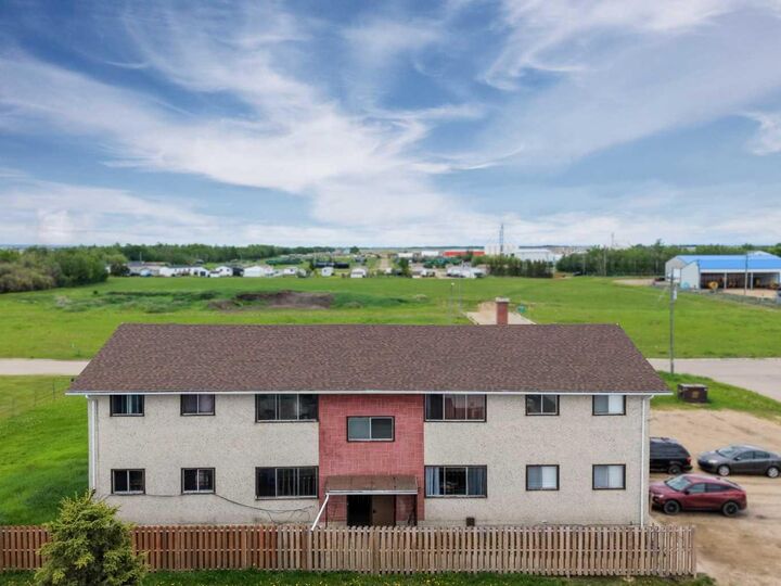 302 1 Street SE All — photo 1