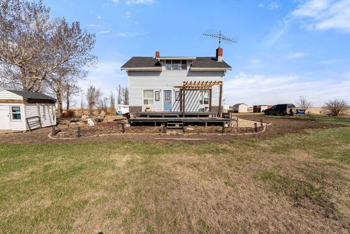 Property Photo: 42479 RR 143 AB T0B 1N0